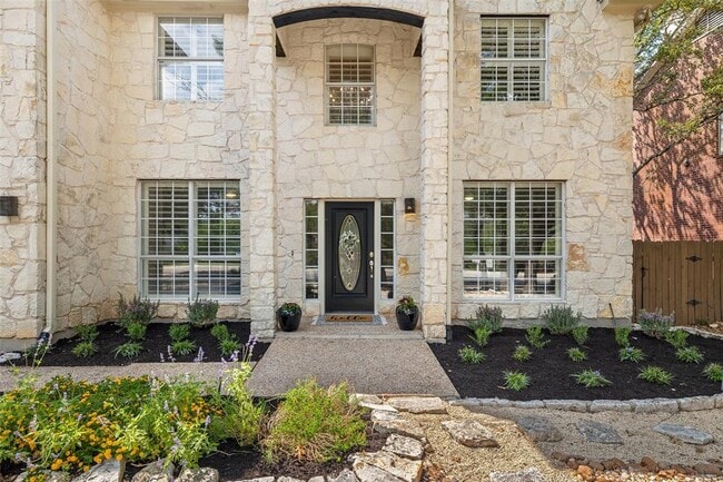 Building Photo - 7709 Yaupon Dr