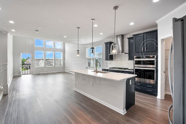 Foto del edificio - 9211 Tamarack Grove Ln