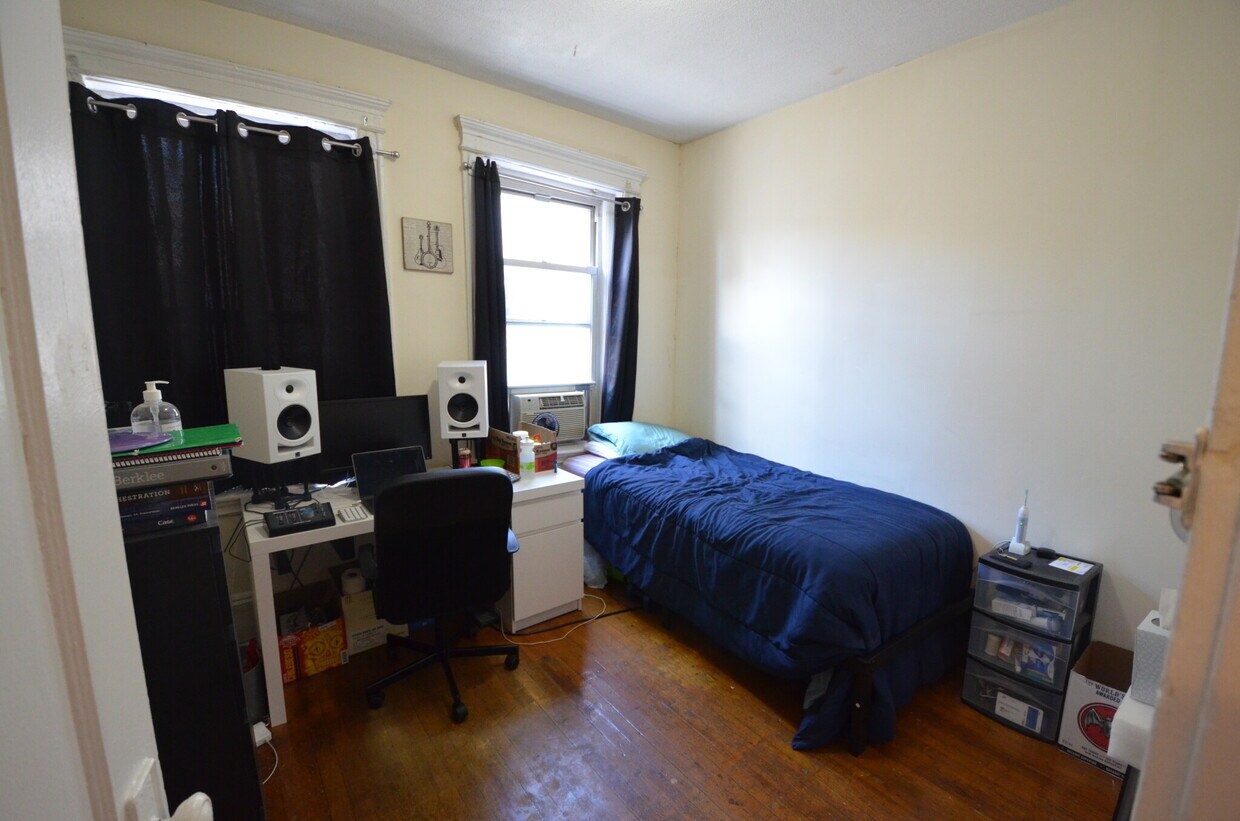 Foto principal - 105 Peterborough St