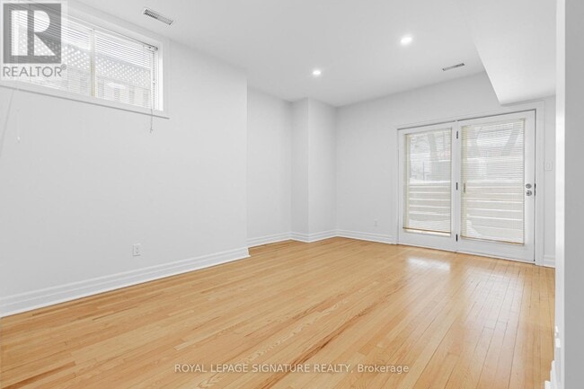 Photo du bâtiment - 44 Thatcher Ave