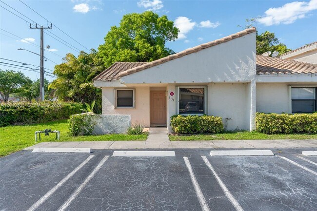 Foto del edificio - 3139 Coral Ridge Dr