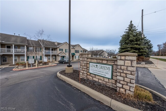 Building Photo - 29844 Lenox Dr
