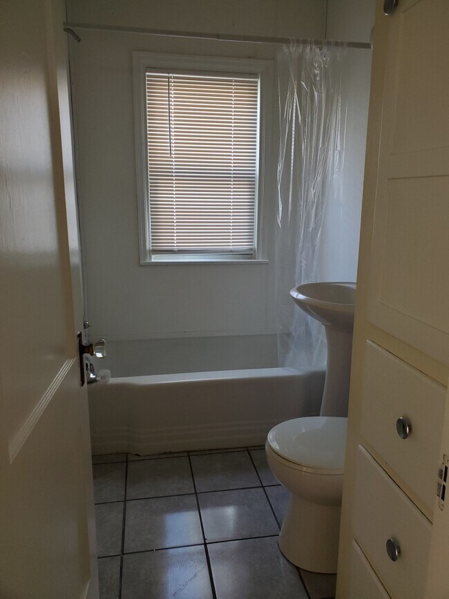 Foto del edificio - 1038 Conger St