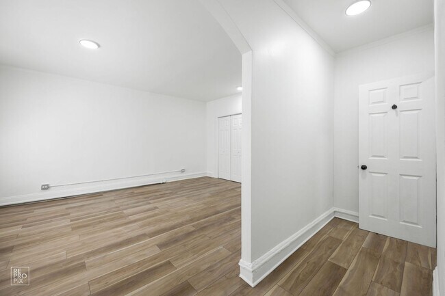Foto del edificio - 6751 S Jeffery