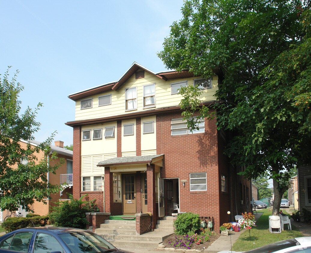Foto del edificio - 1441-1443 Highland St