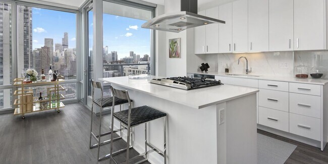 Building Photo - 1207 N La Salle Dr