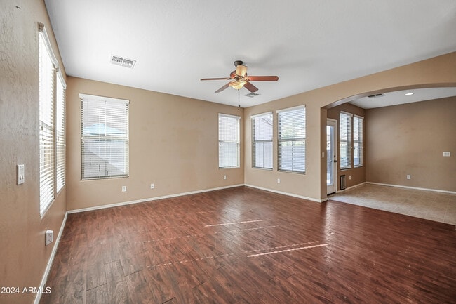 Building Photo - 1909 E Oxford Ln