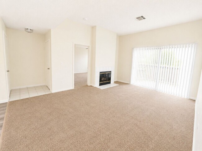 Foto del edificio - 7100 W Pirates Cove Rd