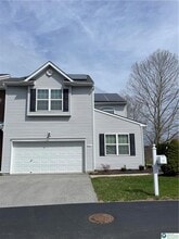 Building Photo - 351 Hawthorn Ln