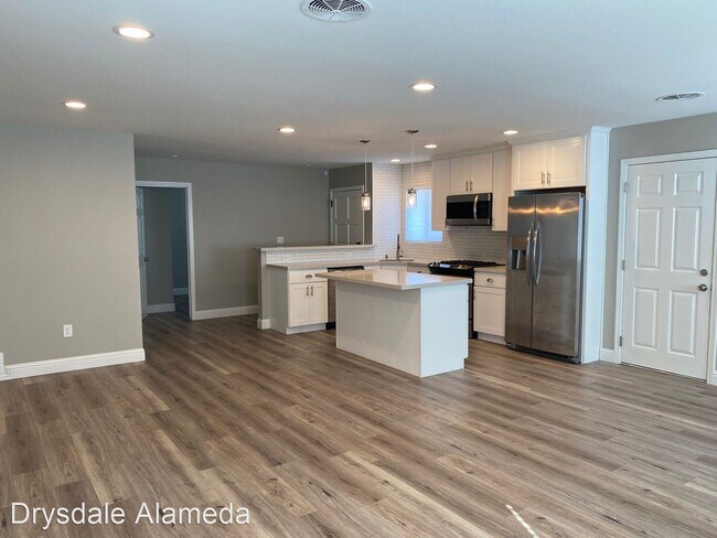 Building Photo - 3 br, 2 bath House - 1031 Azalea Drive