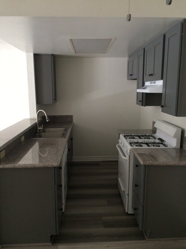 Building Photo - 1402 N Alta Vista Blvd