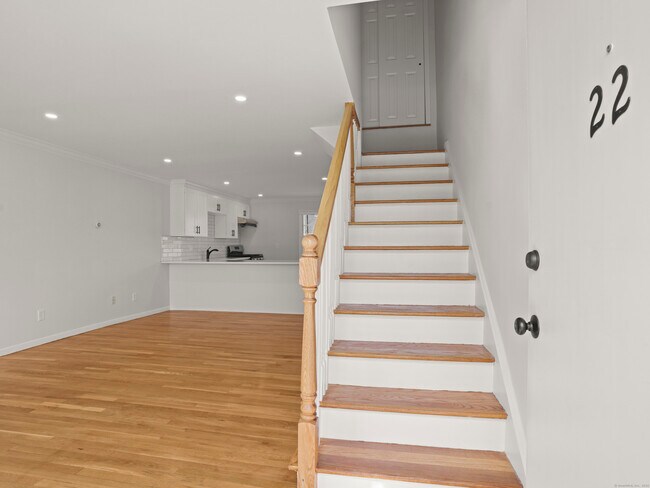 Building Photo - 22 Willowbrook Ct