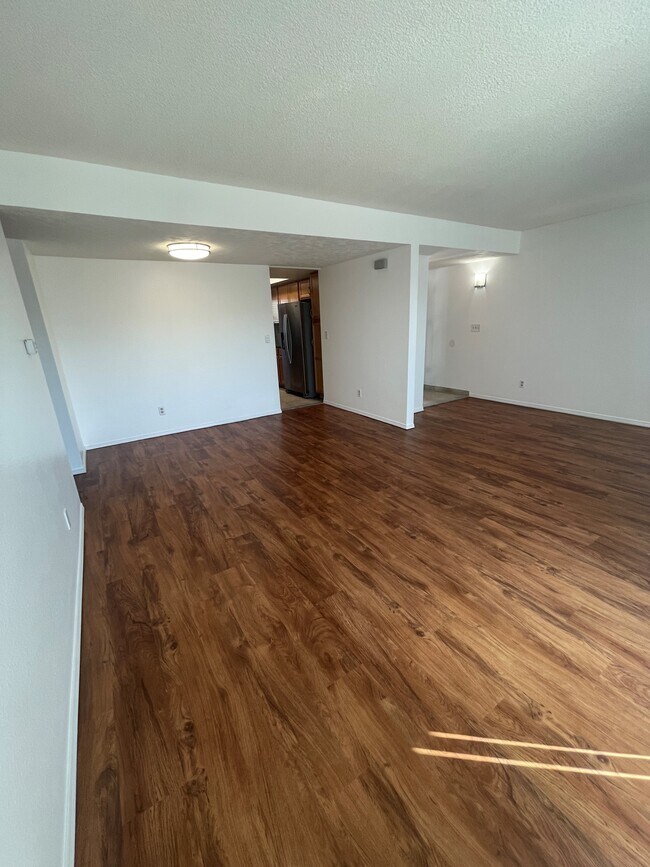 Building Photo - 1351 S Cathay Ct