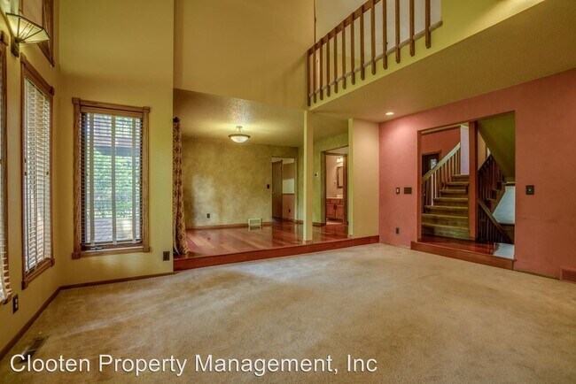 Foto del edificio - 4 br, 3 bath House - 738 Augsburg Ave