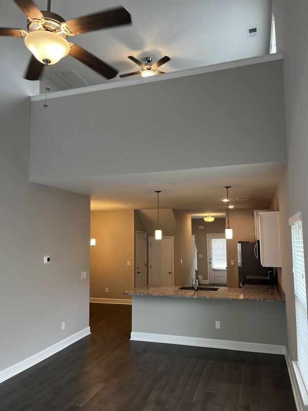 Foto del edificio - 9016 Brixworth Ct