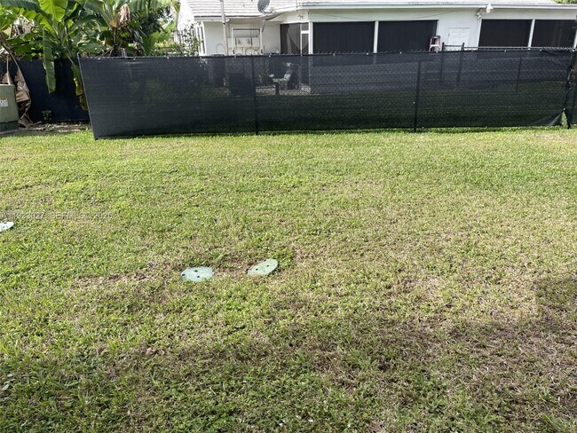 Foto del edificio - 2632 Riverside Dr