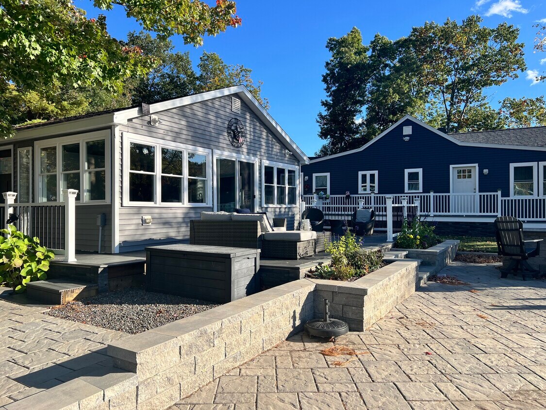 Primary Photo - 42C Shore Dr