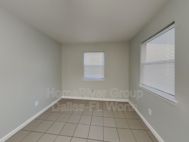 Building Photo - 3309 Prairie Ave