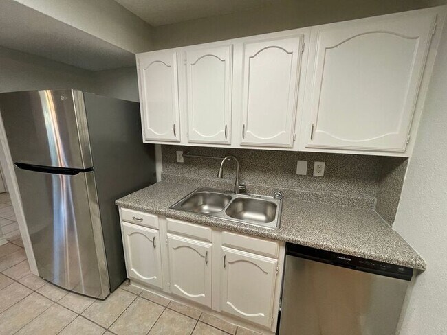 Foto del edificio - 4125 Shagbark St