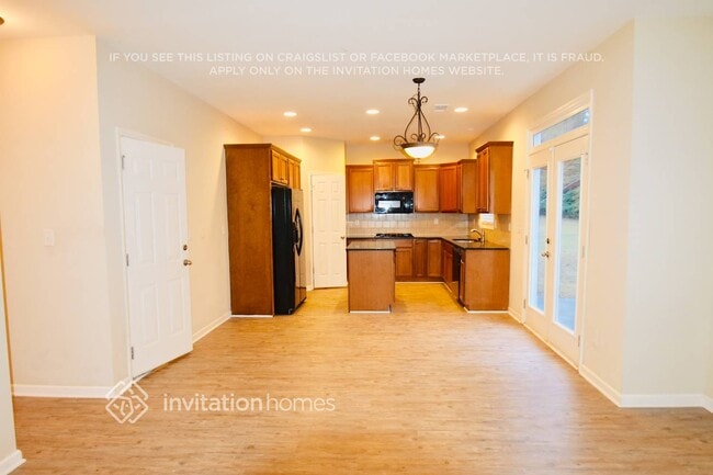 Building Photo - 2640 Wolf Lake Dr SW