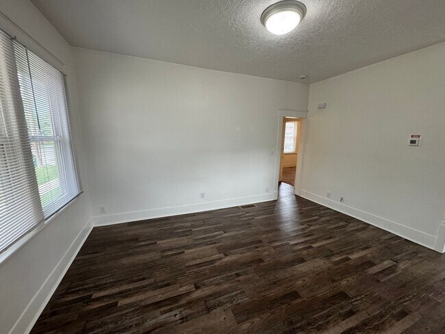 Building Photo - LEASING! Available June 30th