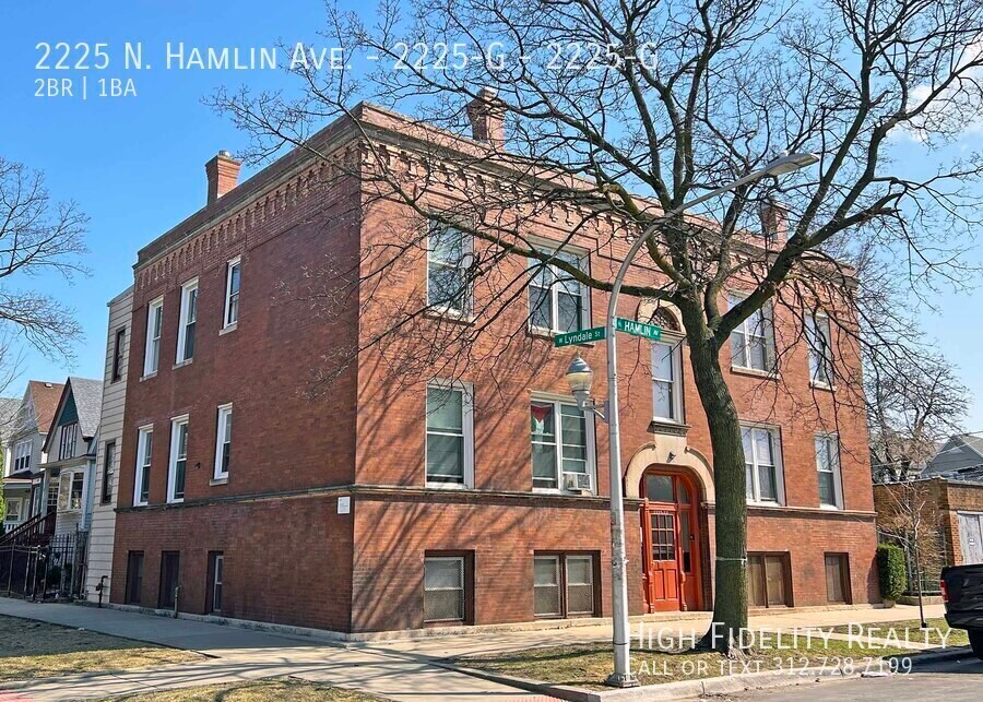 Foto principal - 2225 N Hamlin Ave