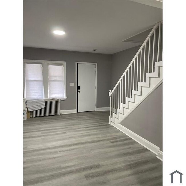 Photo - 3 Bedroom home with rear parking