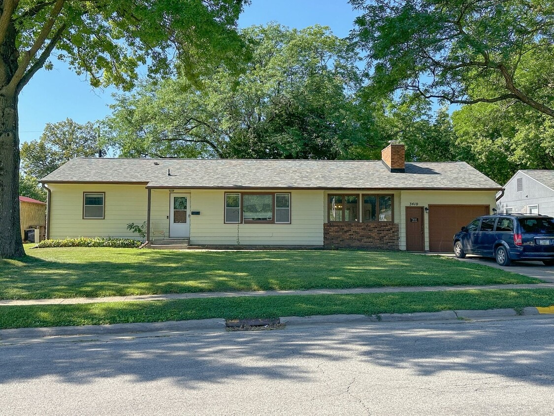 Building Photo - 3410 West St