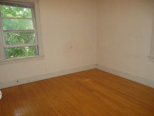 Foto del edificio - 1108 E Johnson St