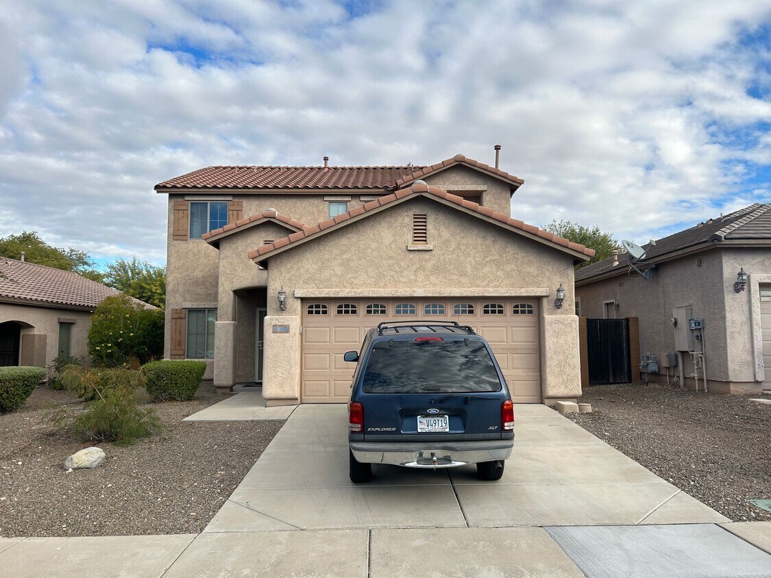 Beautiful Home with Pool/Spa and Built in House Rental in Buckeye