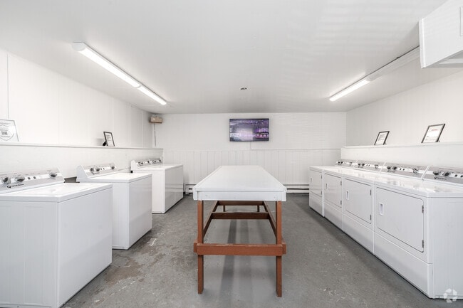 Laundry Room - Maple Manor