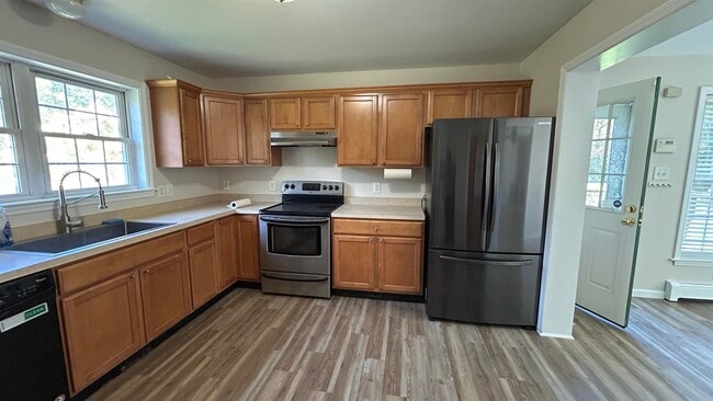 Building Photo - 16 Nickalicia Way