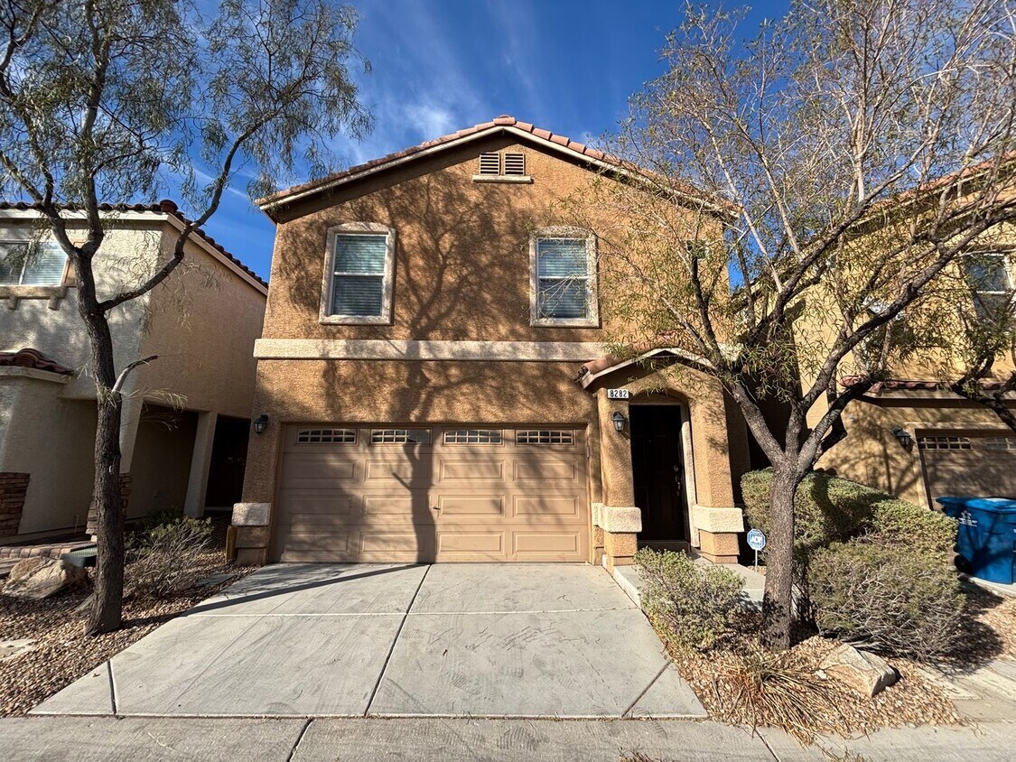 Primary Photo - Gorgeous 3Bed/2.5Bath, 2-Story Home locate...