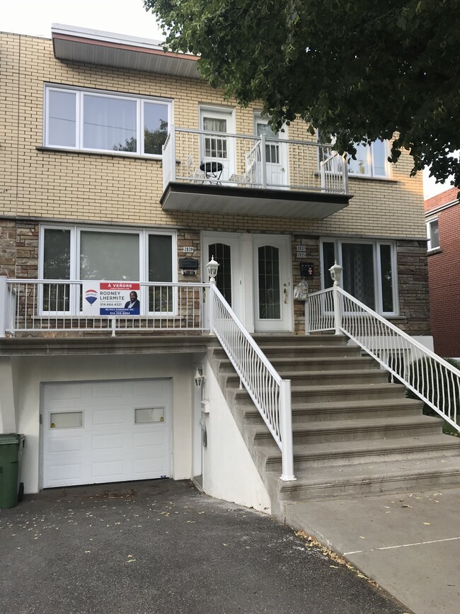 Building Photo - 2839A Rue Arcand
