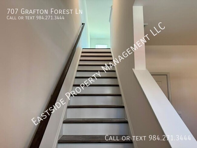 Foto del edificio - 707 Grafton Frst Ln