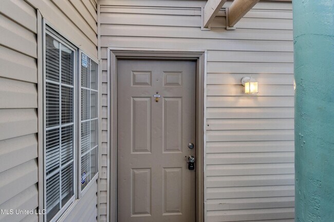 Foto del edificio - 245 Mc Donnell Ave