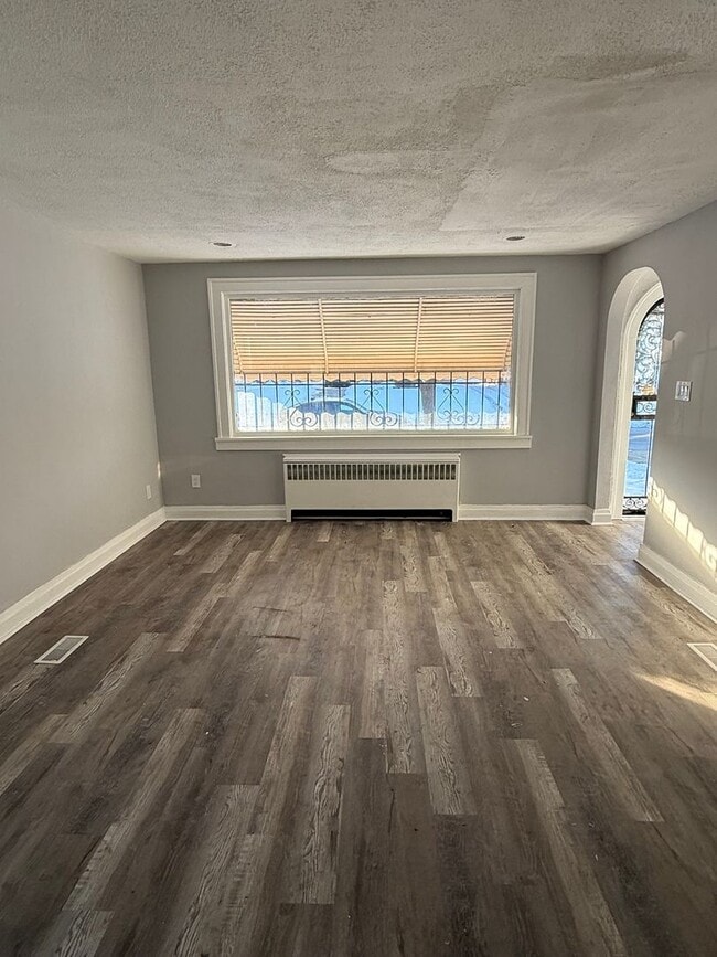 Building Photo - Lee/Harvard