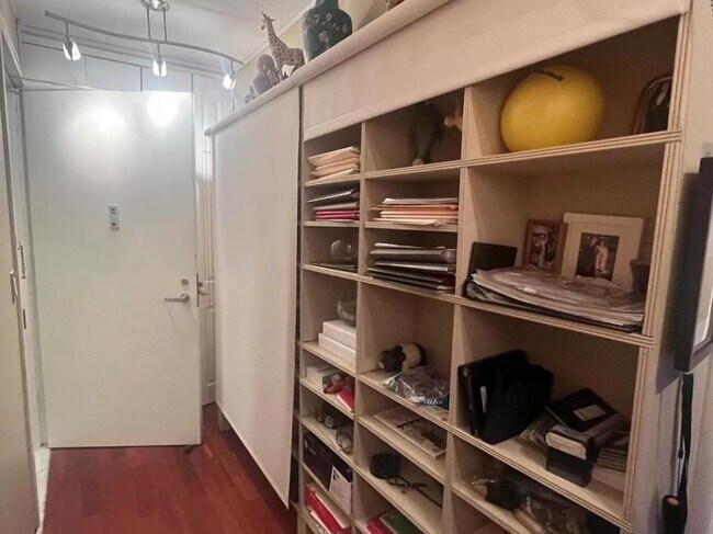 Building Photo - 2 bedroom in NEW YORK NY 10280