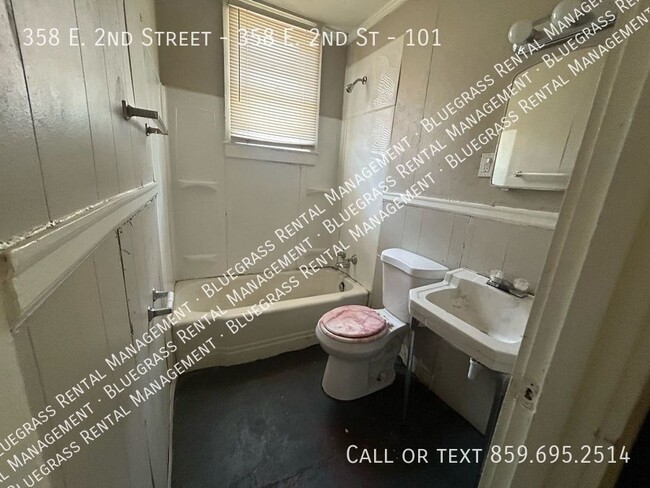 Building Photo - Cozy Efficiency Apartment LEXINGTON