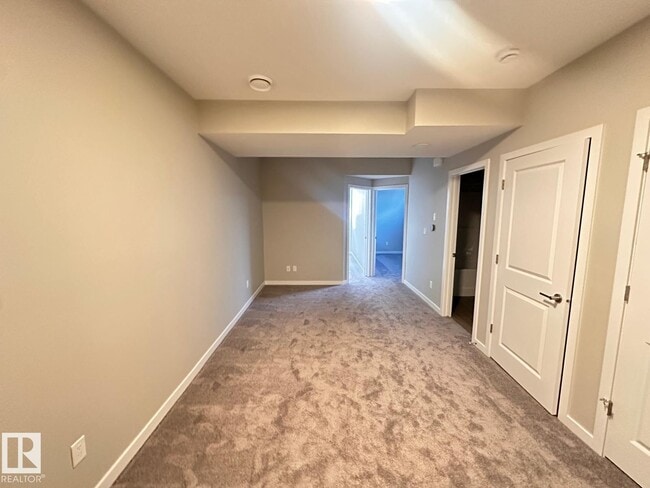Building Photo - 8668 Edgemont Link NW