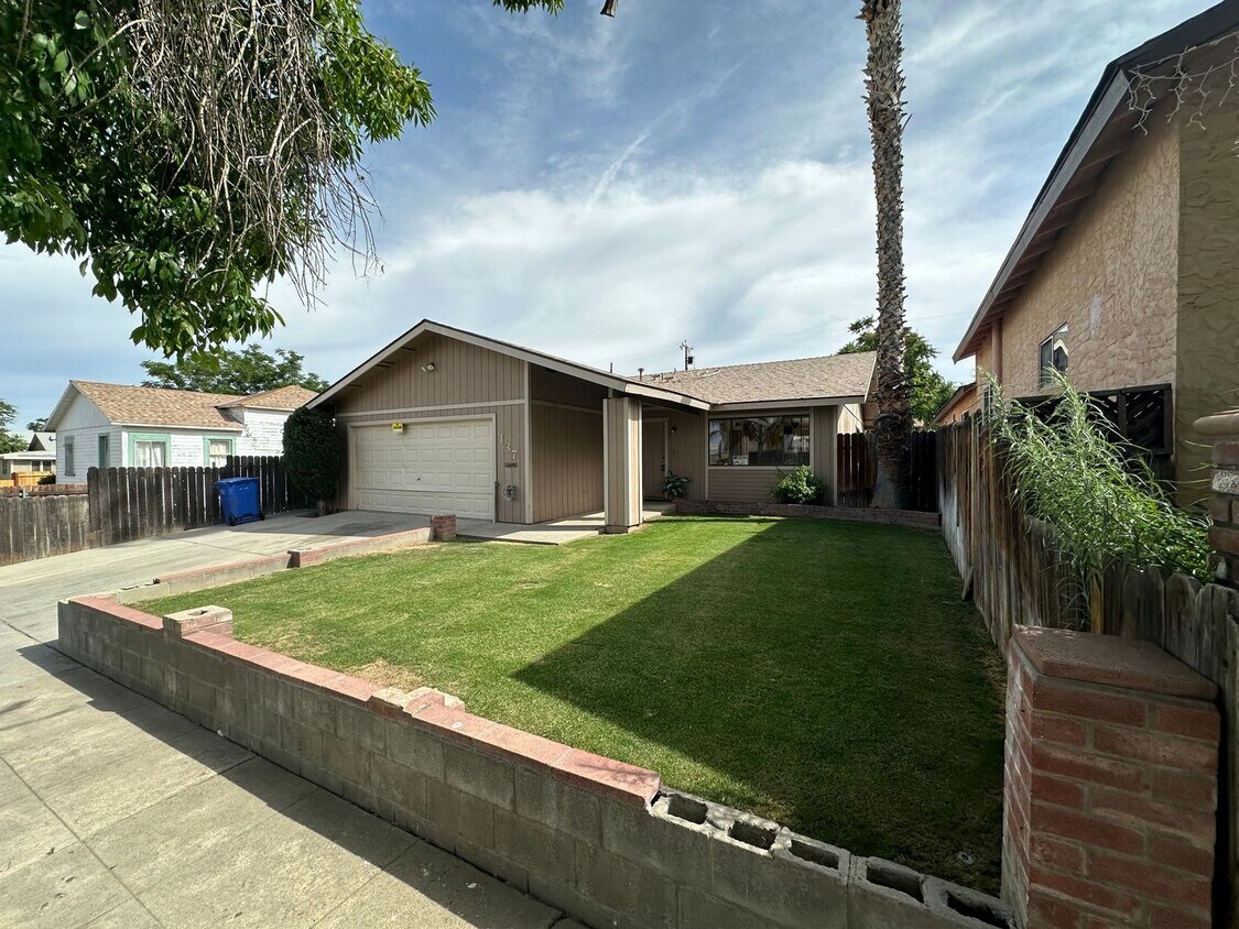 Foto principal - 137 North Street -- West Valley Real Estate