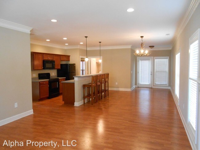 Building Photo - 309 Southcreek Dr