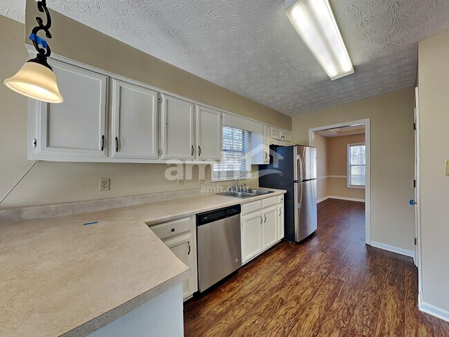 Foto del edificio - 4615 Wheeler Creek Dr