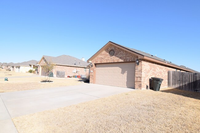 Building Photo - 3511 Breeder Ln