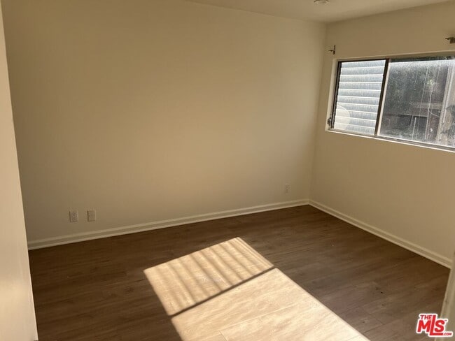 Building Photo - 1253 Hayworth Ave