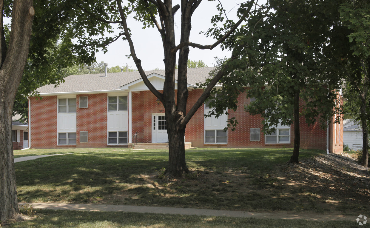 Primary Photo - Shade Tree Apartments