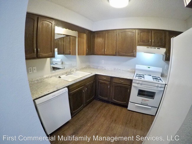 Foto del edificio - 6005-6016 S Quincy Ave