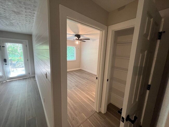 Building Photo - 533 Aspen Glen Dr