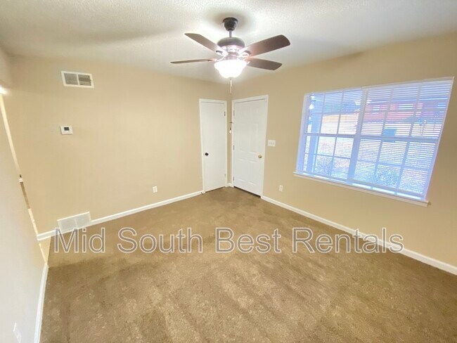 Foto del edificio - 4216 Lawnview St