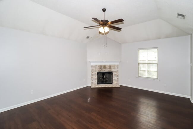 Building Photo - 9450 Darren Cir S